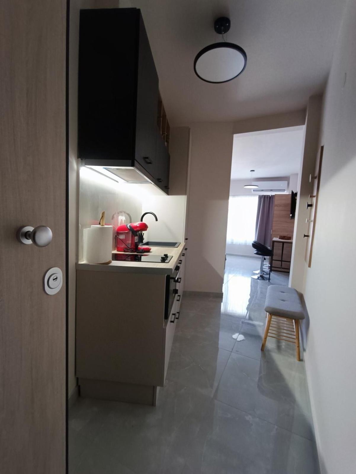 Central Studio In Veria Bagian luar foto